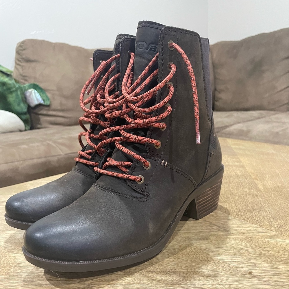 Brand New Women’s Teva Boots